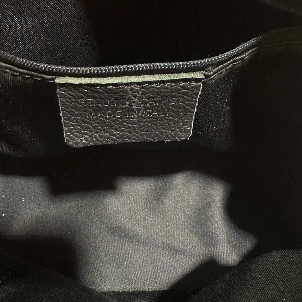 Black Leather Zip Up Purse - Picture 3 of 10